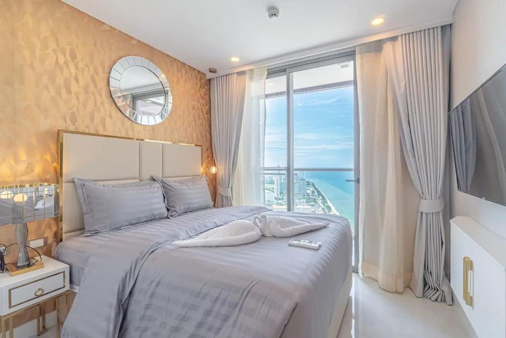 Sea View 5 Star Facilities Luxury At Pattaya Apartment