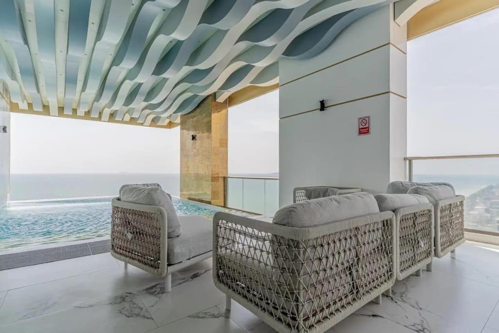 Sea View 5 Star Facilities Luxury At Pattaya Apartment *